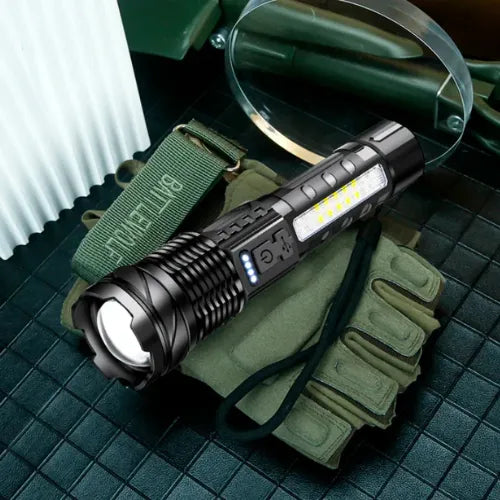 Linterna Táctica Titanium™.